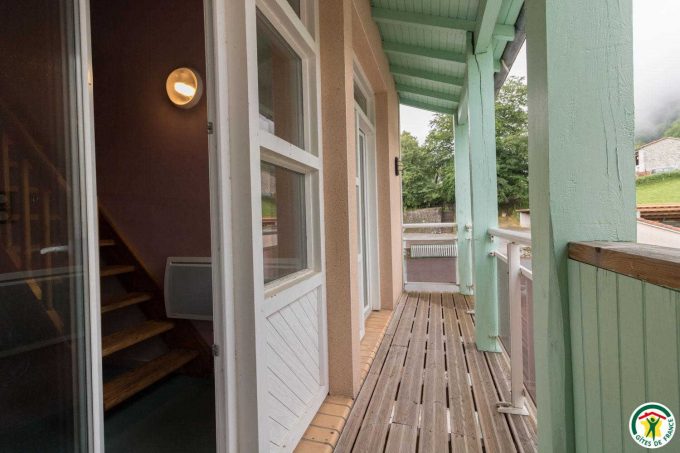 31G400525-4bb571878bed4658b098c13cd180da2d