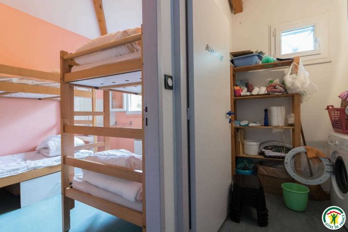 31G400525-5580c9fa027647f481d2e10ecf084cef