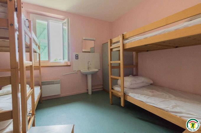 31G400525-55e7187804c74f888716ca30e573053a