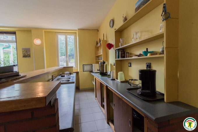 31G400525-74e10d44e9824c42b5e794fedf3c286c