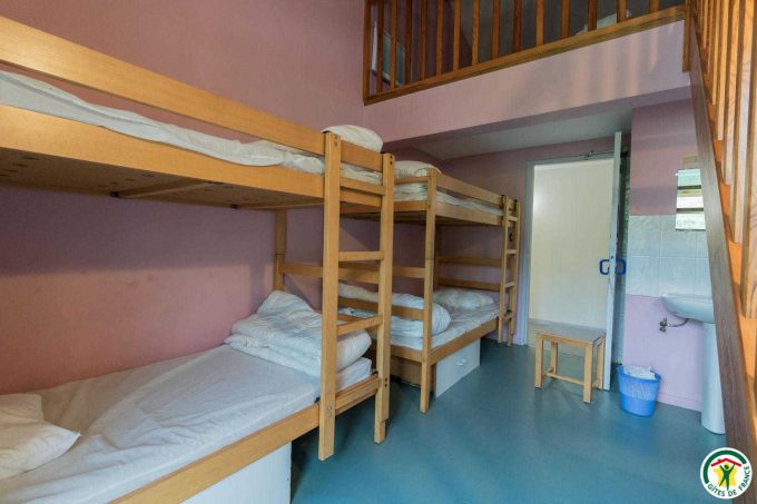 31G400525-b9cb21a23cd3471186708ca62b8b174c