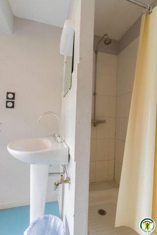 31G400525-fd7c81f4b4a24a11a491177e0ac9c506