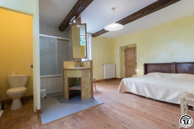 31G400541-5b58a7e8efa244f1b1827db4ba21aa70