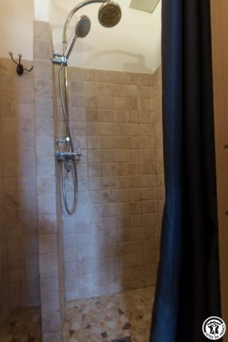 31G400647-29ff4964ed9740baaf366dddc6993428