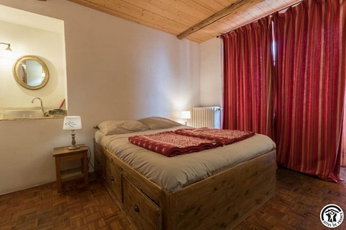 31G400647-3b8091fa3f1643bda3de7196d8c4c397