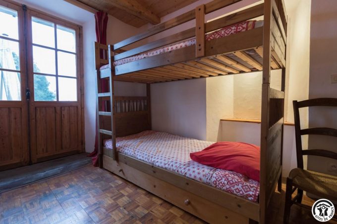 31G400647-4b12e6674c644624baf60fc820b0fa34