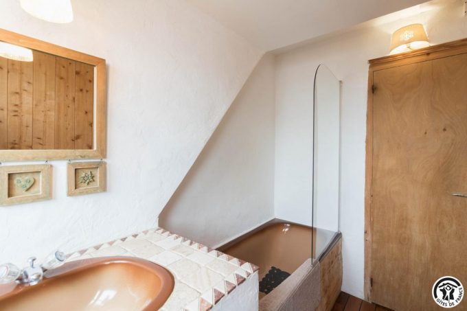 31G400647-80b2be646bb64570a07ff3399b598100