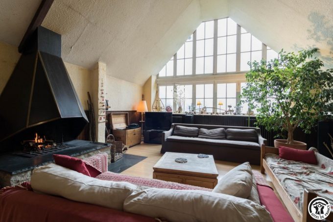 31G400647-a358fdd19d6846a98875355543e2f1b4