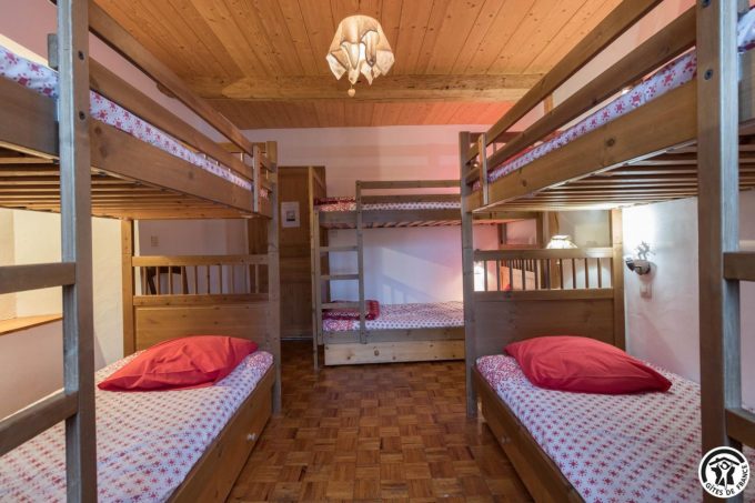 31G400647-ad2c416fd11f41caa0bae3e820f89a9a