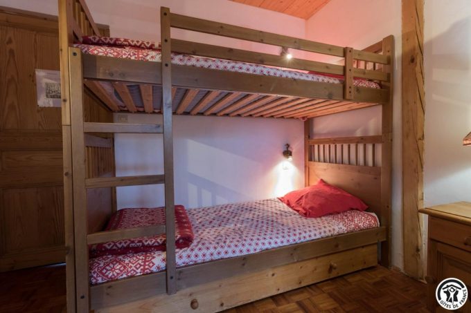 31G400647-e0aa5739496146ab9ad78333d0b1dd8f