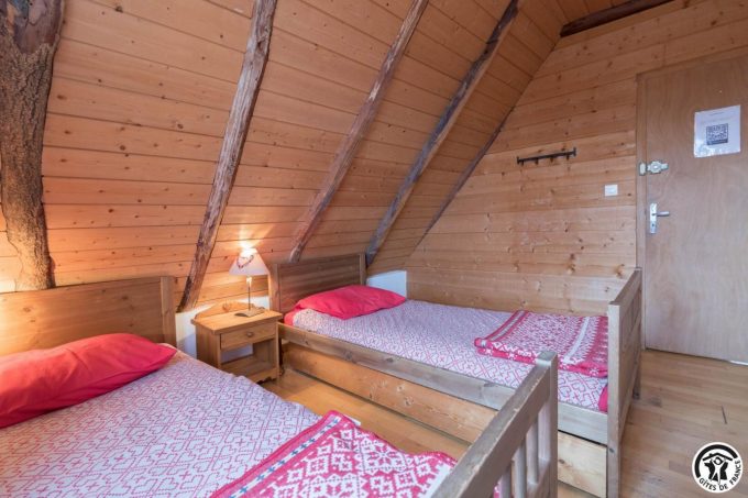 31G400647-ed1b2bc8501f4b6bab4b9062210ae4ac