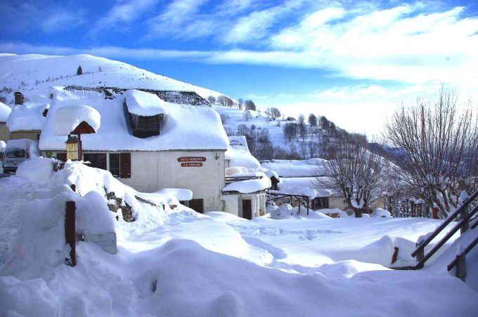 31G400647-f60440a20b2e4581b191101b2cd12d0d