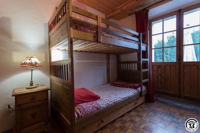 31G400647-f90a4d3934d84609a9ad661f16225d86