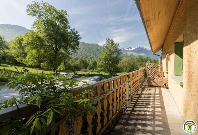 31G400762-05cda871d91141bfaf4a00e86d98916d