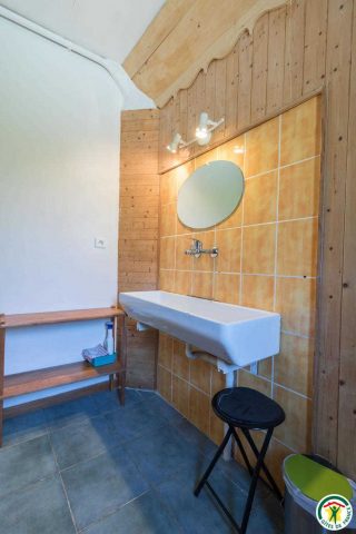 31G400762-9aa6a8e2076141009cb4c0bb3a022041