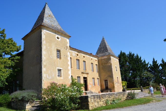Chateau-de-Labroquere-Facade-vue-cote-Saint-Andre-Comminges-Pyrenees