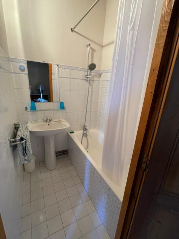 Chateau-de-Labroquere-SALLE-de-bain-chambre-bleue-Saint-Andre-CommingesPyrenees