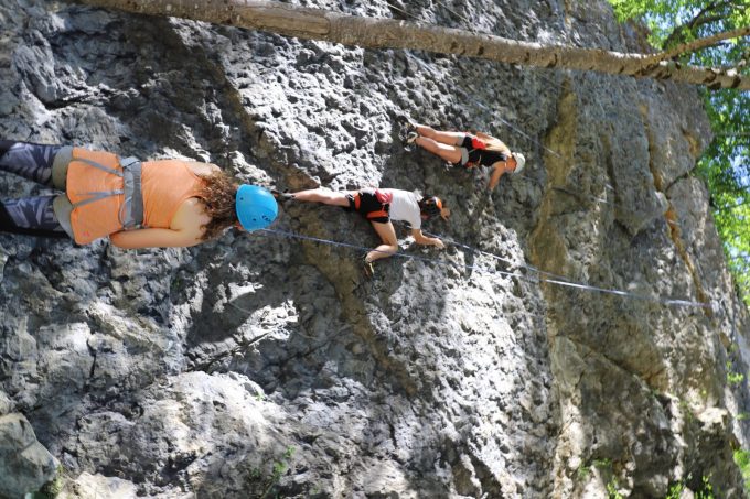 Falaise-Escalade–Regades-Comminges-Pyrenees