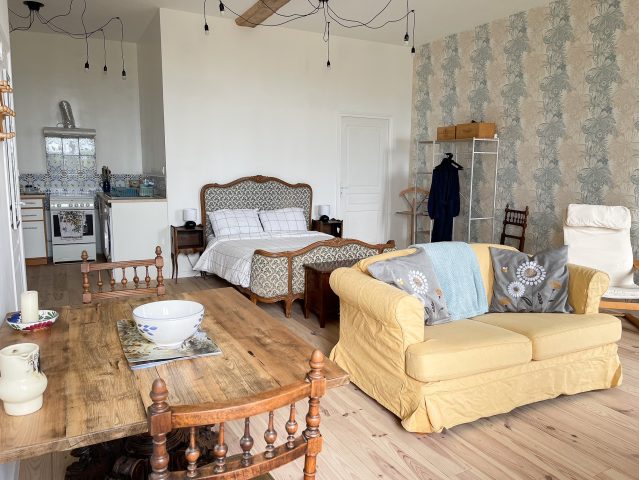 Gite-Pyrenees-View–Salon–Saint-Gaudens