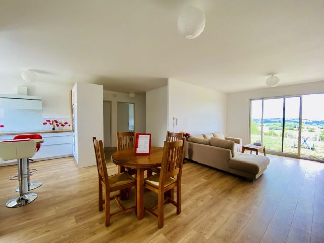 Maison-neuve-Salon-cuisine-Samouillan-Comminges-Pyrenees-2
