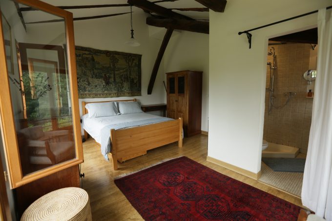 Meuble–metairie-Lascoumeres-Chambre-double-Sde-Bain-1-Cassagnabere-T-Comminges-Pyrennees