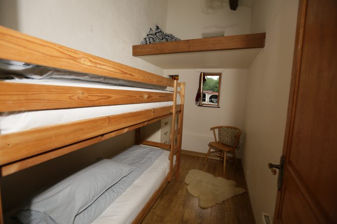 Meuble–metairie-Lascoumeres-Chambre-lit-gigogne-Cassagnabere-T-Comminges-Pyrennees