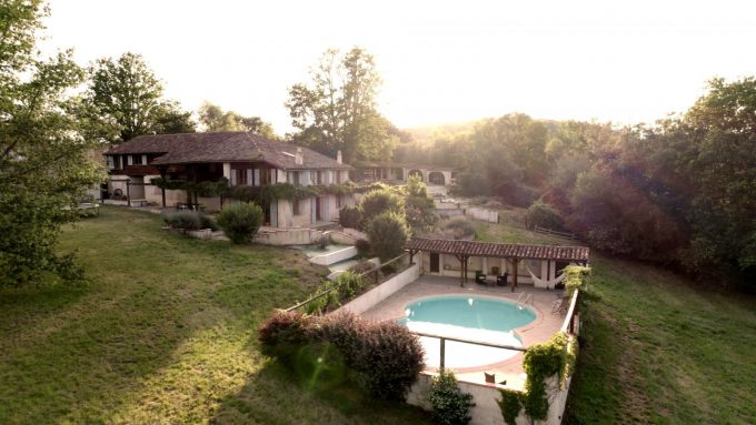 Meuble–metairie-Lascoumeres-Vue-Cassagnabere-T-Comminges-Pyrennees