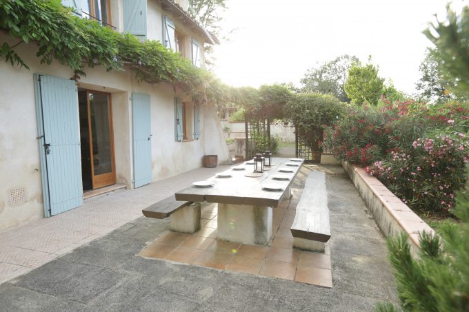 Meuble–metairie-Lascoumeres-terrasse-Cassagnabere-T-Comminges-Pyrennees