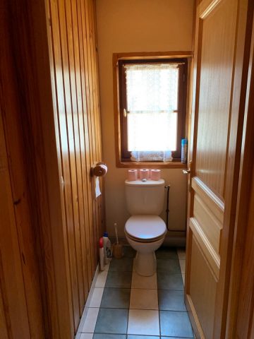 TOILETTES-HAUT
