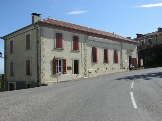 batiment-vu-de-la-rue-musee-de-la-peinture-SAINT-FRAJOU