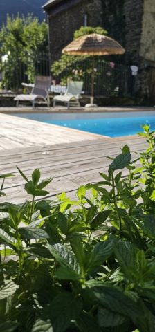 chambres-hotes-les-echappees-belles-exterieur-antignac-pyrenees31–6-